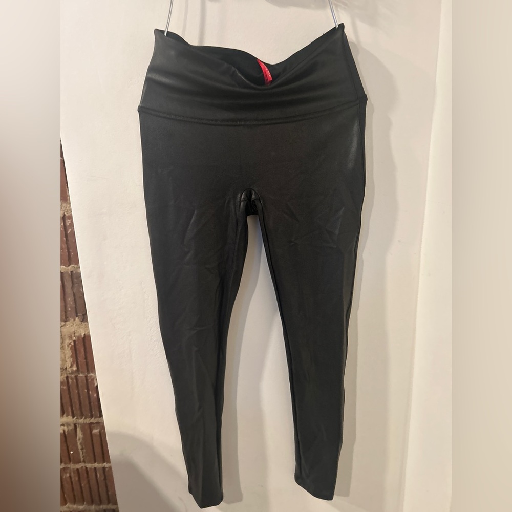 Spanx Faux Leather legging size Large petite